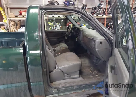 2004 Chevrolet Silverado C1500 z USA, uszkodzony, nr VIN 1GCEC14T74E160747